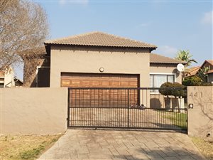 3 Bed House in Thatchfield