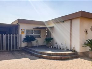 4 Bed House in Vanderbijlpark SE2