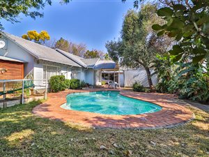 3 Bed House in Bromhof