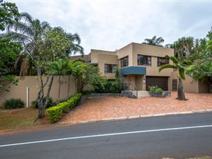 4 Bed House in Sunningdale