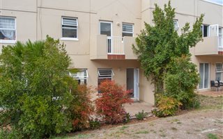 3 Bedroom Townhouse in Pearl Rise