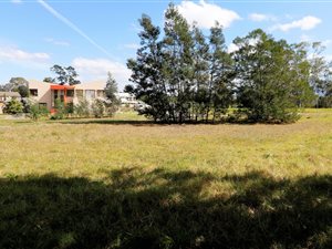 940 m² Land available in Die Bult