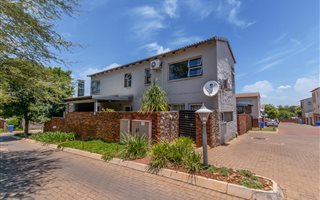 3 Bedroom Townhouse in Bronberg