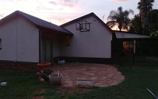 4 Bedroom House in Tileba