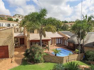 4 Bed House in Noordheuwel