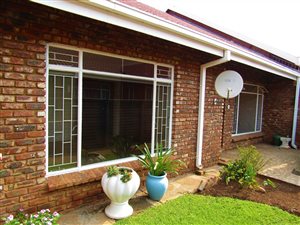 2 Bed Simplex in Potchefstroom Central