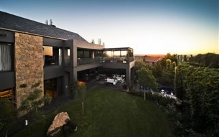 4 Bedroom Cluster in Benmore Gardens