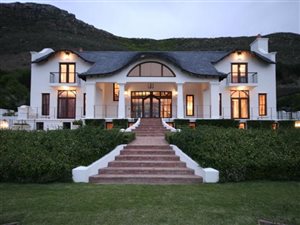5 Bed House in Steenberg Golf Estate