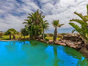 4 Bed House in Van Riebeeckstrand
