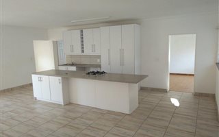 3 Bedroom House in Protea Heights