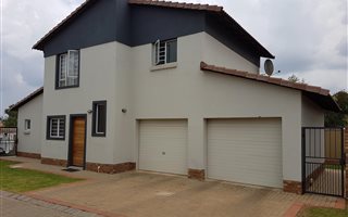 3 Bedroom House in Hazeldean (Silverlakes Surroundings)