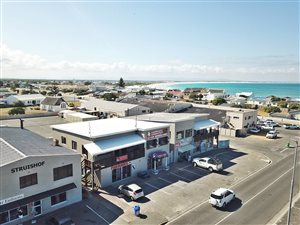 350 m² Commercial space in Struisbaai