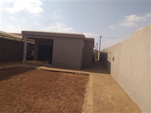 3 Bed House in Protea Glen