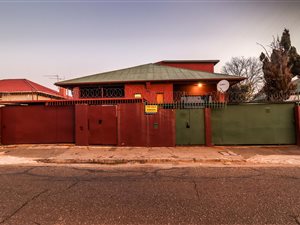5 Bed House in Brixton