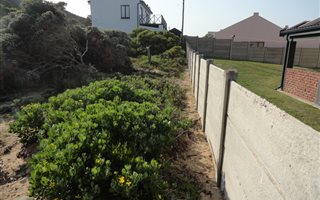660 m² Land available in Jongensfontein