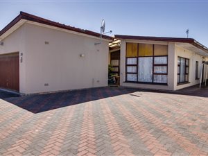 4 Bed House in Windsor Park
