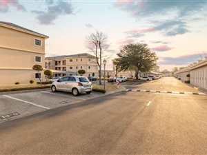 2 Bed Apartment in Summerset