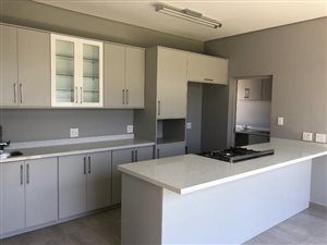 3 Bed House in Midstream Meadows