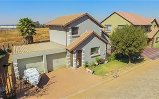 3 Bedroom Cluster in Glen Marais