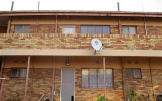 1 Bedroom Townhouse in Protea Park