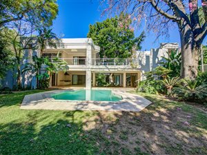 6 Bed House in Sandhurst
