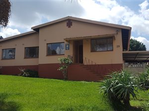 4 Bed House in Bisley