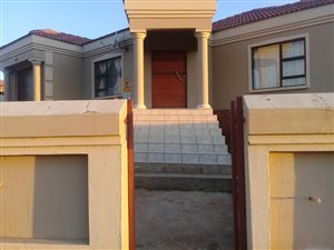 3 Bed House in Shalimar Ridge