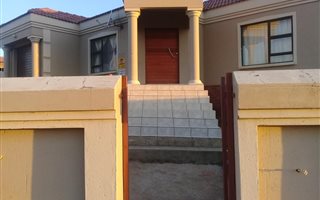 3 Bedroom House in Shalimar Ridge