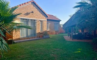 3 Bedroom Townhouse in Equestria