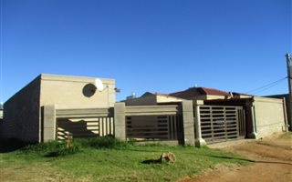 1 Bedroom House in Tshepisong