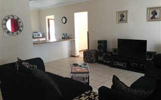 2 Bedroom House in Blydeville