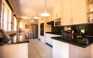 3 Bedroom House in Rooihuiskraal