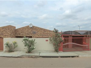 3 Bed House in Naledi
