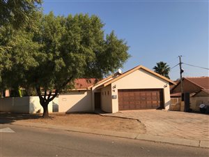 3 Bed House in Thatchfield
