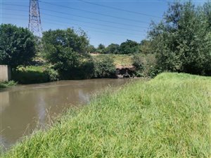 1674 m² Land available in Rothdene