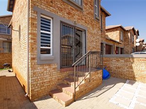3 Bed Townhouse in Wilgeheuwel