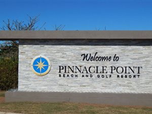 1000 m² Land available in Pinnacle Point Golf Estate
