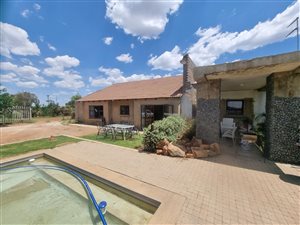 2.7 ha Farm in Boltonwold