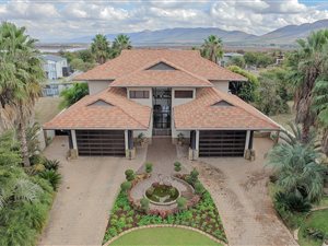 6 Bed House in The Islands Estate