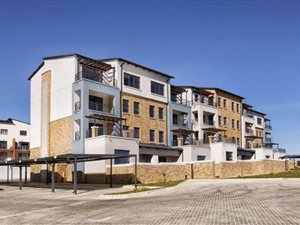 3 Bed Apartment in Halfway House