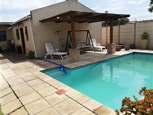 1 Bed Garden Cottage in Ottery