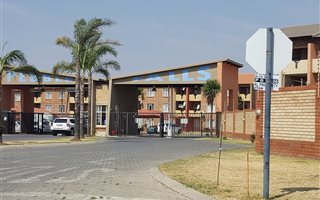 2 Bedroom Apartment in Comet