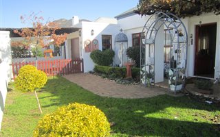 2 Bedroom House in Riebeek Kasteel
