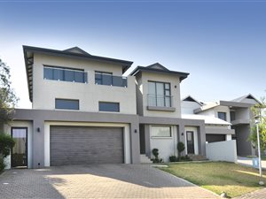 5 Bed House in Waterfall Country Village