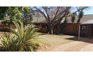 3 Bedroom House in Eduanpark