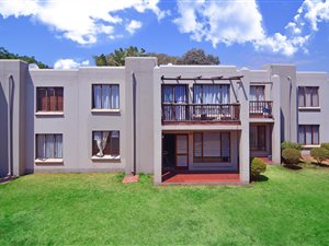 2 Bed Apartment in Bloubosrand