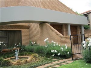 4 Bedroom House in Centurion Golf Estate