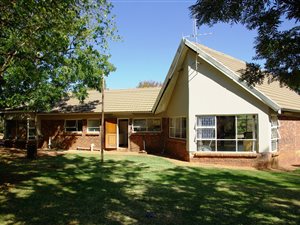 8.5 ha Farm in Rietfontein