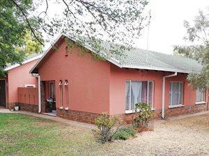 4 Bed House in La Hoff