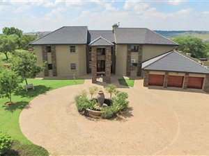 6 Bedroom House in Cornwall Hill